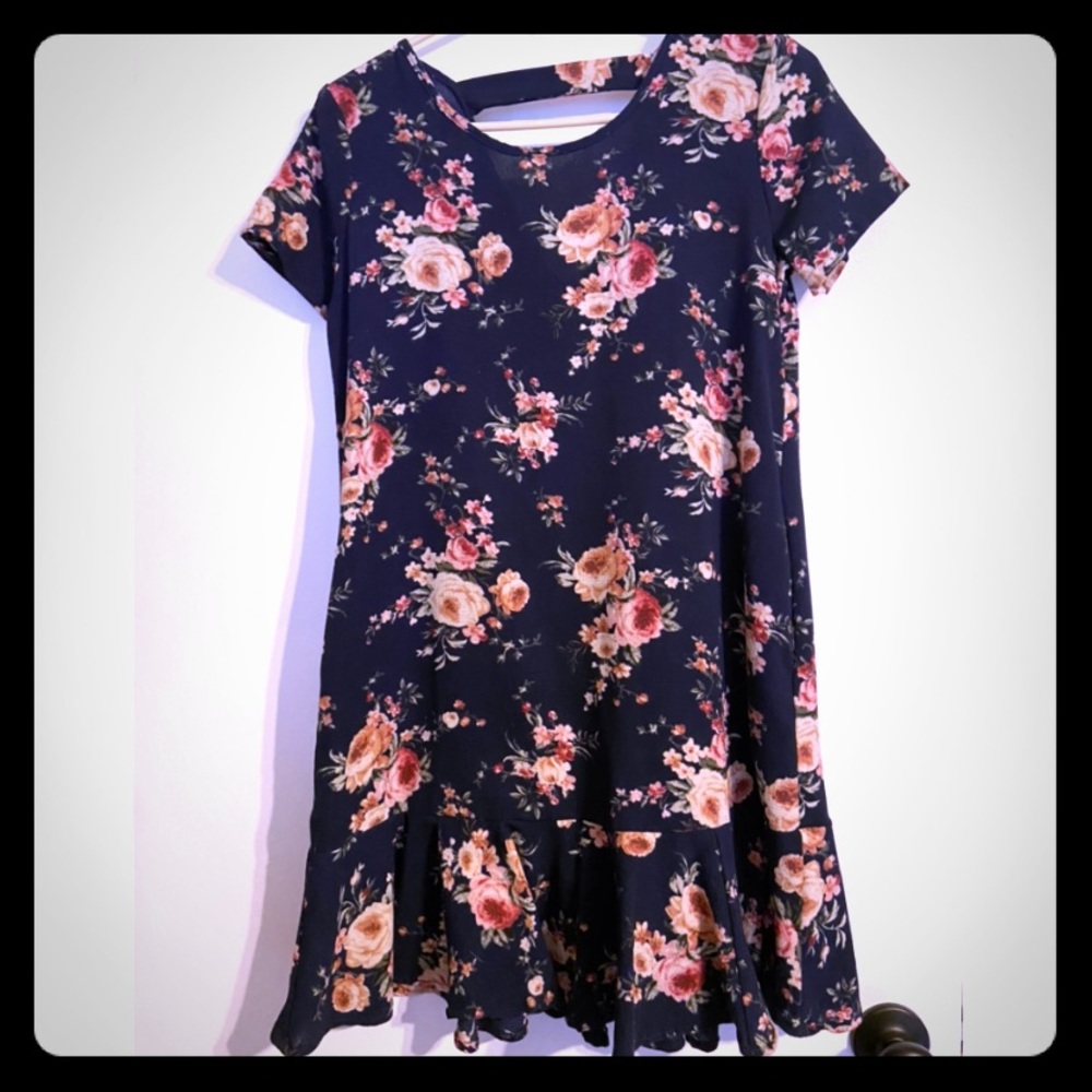 Navy floral shift dress w/ ruffle trim.  Boutique